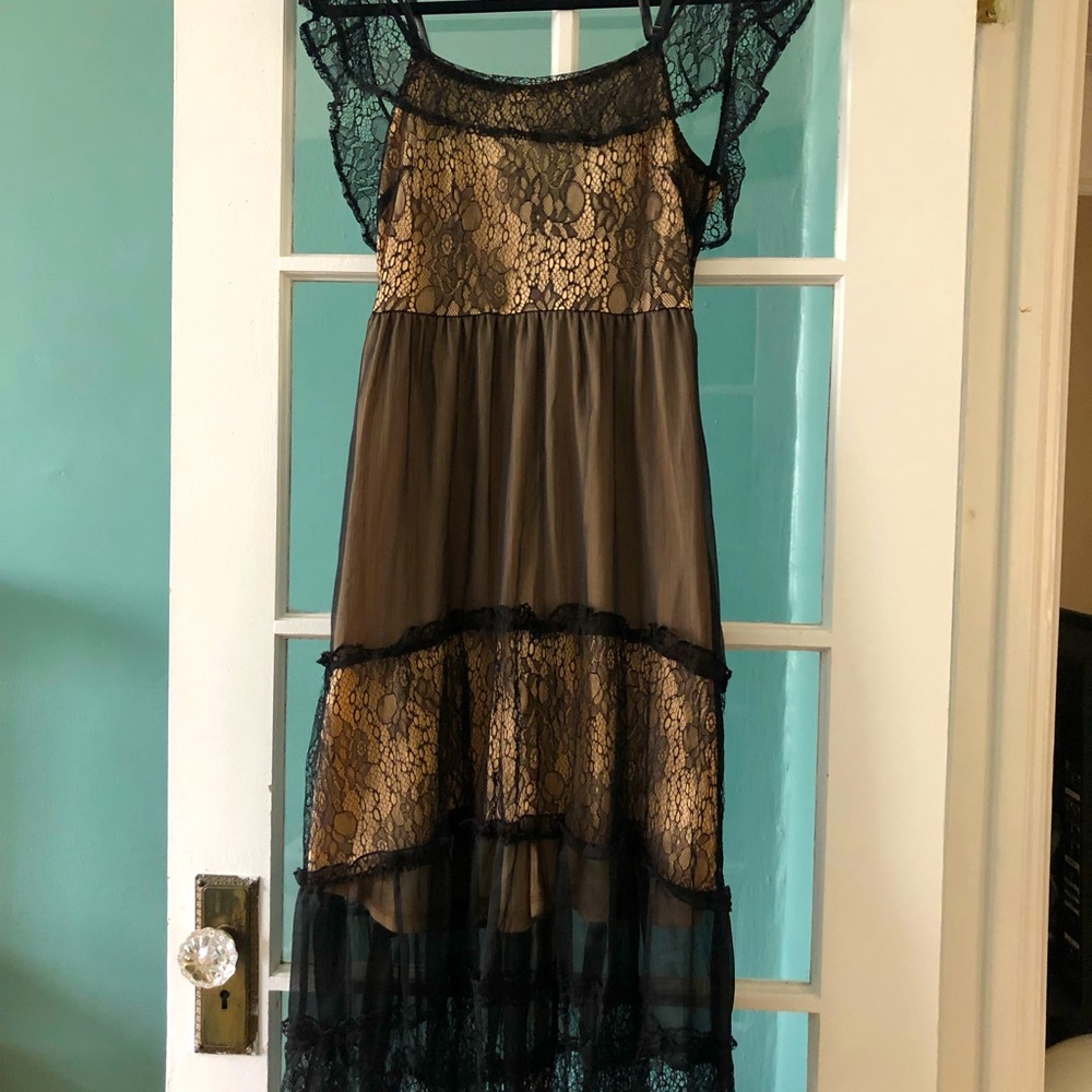Women’s Black and Tan lace dress. Size 6. (EU 38 UK 10)